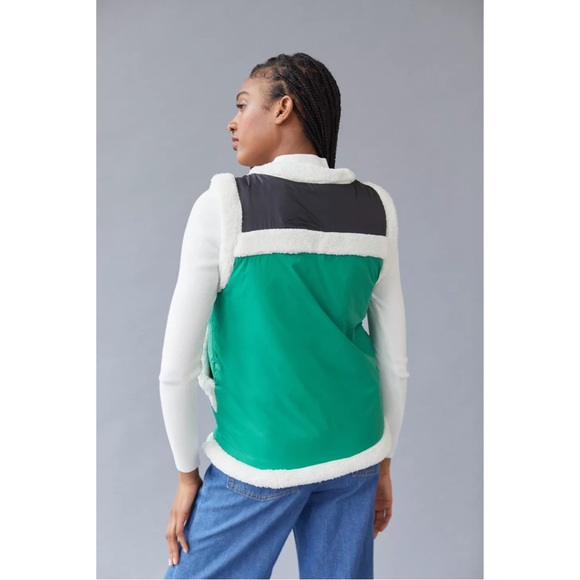 Urban Outfitters BDG Nylon Sherpa Vest XXS NWT - Picture 3 of 6